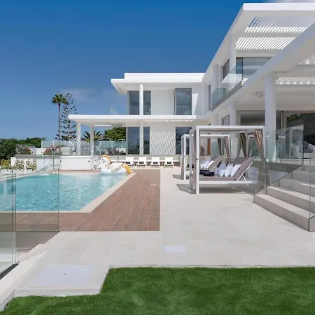 Karat Royal White Villa *